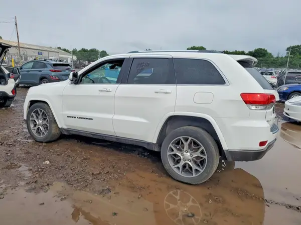 1C4RJFBG1JC129849 2018 JEEP GRAND CHEROKEE - Image 2