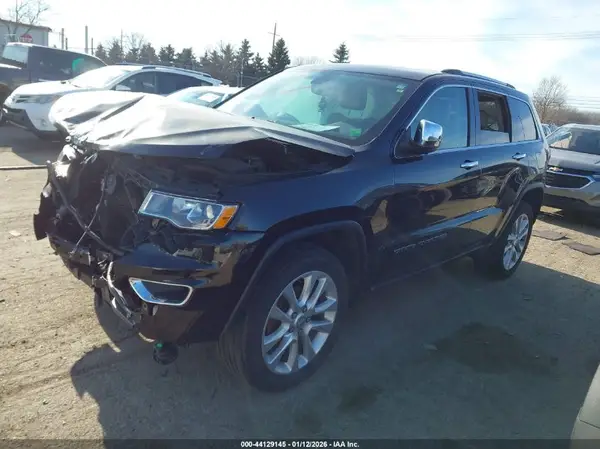 1C4RJFBG1JC140141 2018 JEEP GRAND CHEROKEE - Image 2