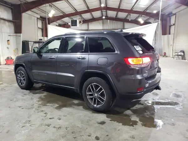 1C4RJFBG1JC238585 2018 JEEP GRAND CHEROKEE - Image 2