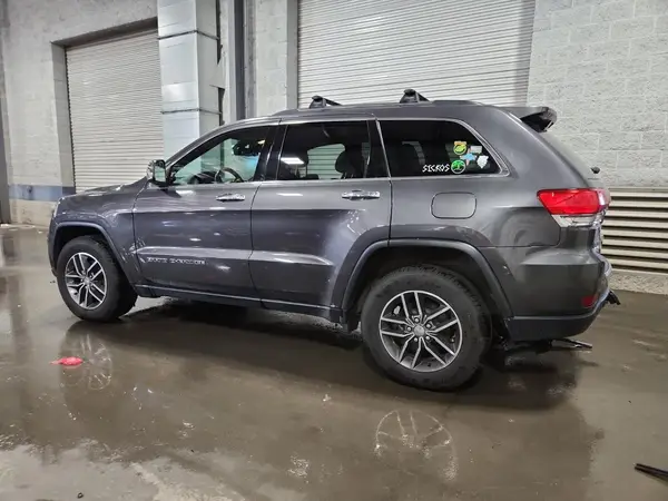 1C4RJFBG1JC272557 2018 JEEP GRAND CHEROKEE - Image 2