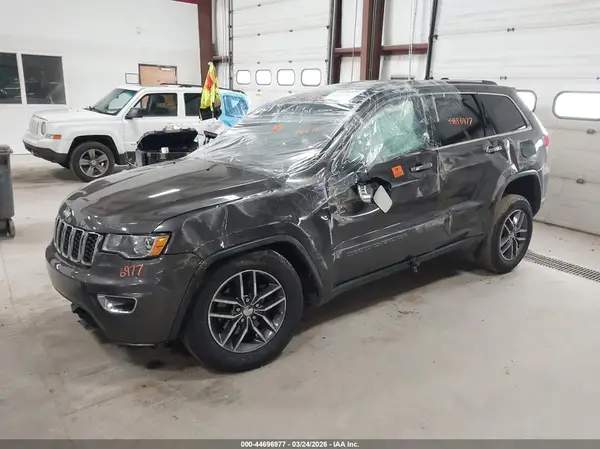 1C4RJFBG1JC336497 2018 JEEP GRAND CHEROKEE - Image 2