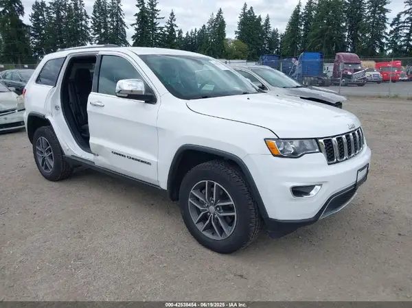 1C4RJFBG2HC822598 2017 JEEP GRAND CHEROKEE - Image 1