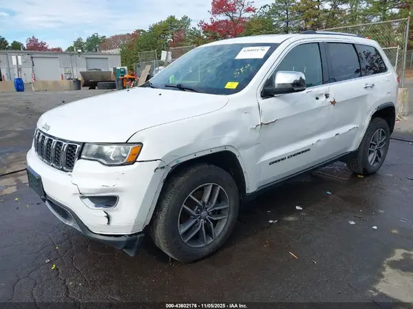 1C4RJFBG2HC900670 2017 JEEP GRAND CHEROKEE - Image 2