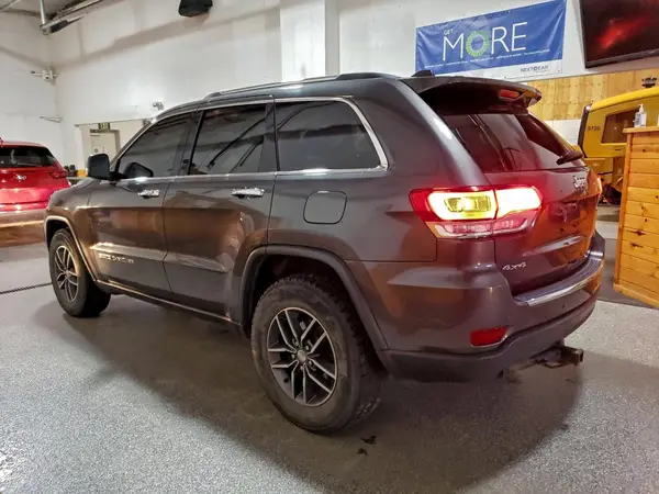 1C4RJFBG3HC671237 2017 JEEP GRAND CHEROKEE - Image 2