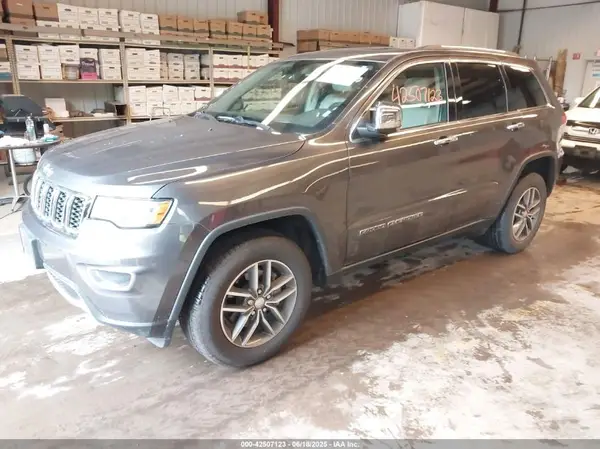 1C4RJFBG3HC844643 2017 JEEP GRAND CHEROKEE - Image 2