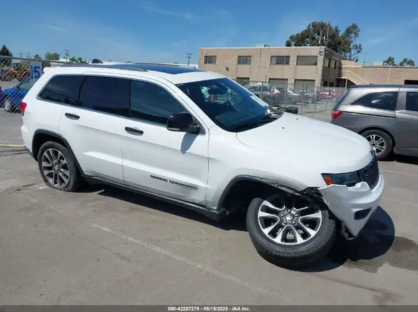 1C4RJFBG3JC245943 2018 JEEP GRAND CHEROKEE - Image 1