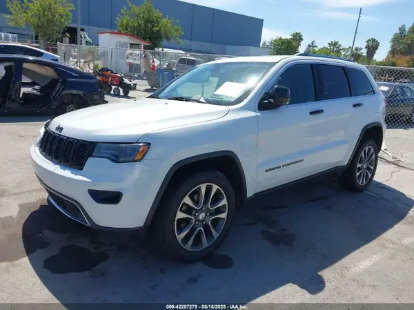 1C4RJFBG3JC245943 2018 JEEP GRAND CHEROKEE - Image 2