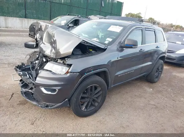 1C4RJFBG3JC274746 2018 JEEP GRAND CHEROKEE - Image 2