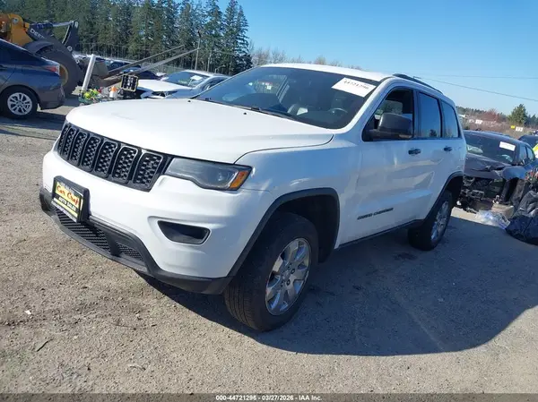 1C4RJFBG3JC417596 2018 JEEP GRAND CHEROKEE - Image 2