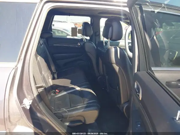 1C4RJFBG4HC864142 2017 JEEP GRAND CHEROKEE - Image 8