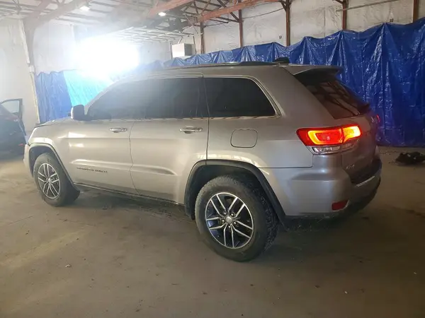 1C4RJFBG4JC128467 2018 JEEP GRAND CHEROKEE - Image 2