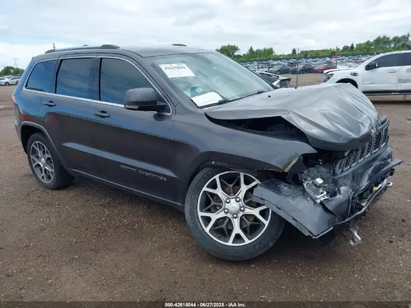 1C4RJFBG4JC130008 2018 JEEP GRAND CHEROKEE - Image 1
