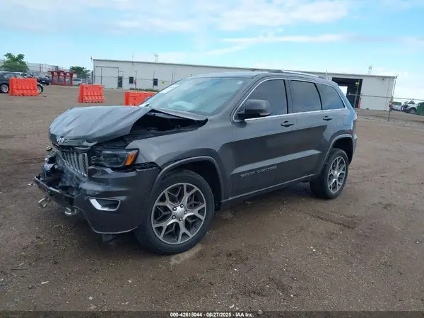 1C4RJFBG4JC130008 2018 JEEP GRAND CHEROKEE - Image 2