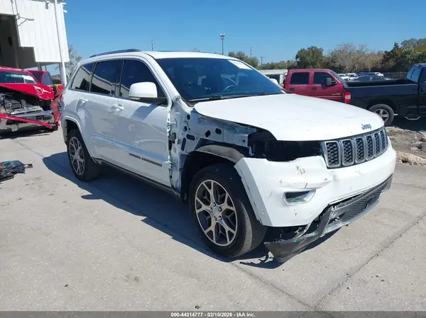1C4RJFBG4JC203426 2018 JEEP GRAND CHEROKEE - Image 1