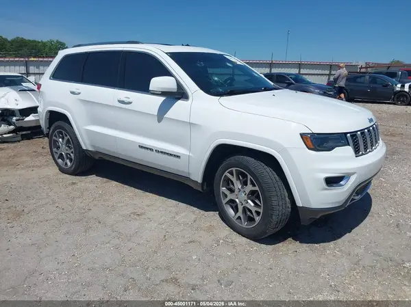 1C4RJFBG4JC384205 2018 JEEP GRAND CHEROKEE - Image 1