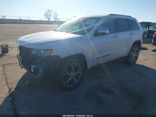 1C4RJFBG4LC401555 2020 JEEP GRAND CHEROKEE - Image 2
