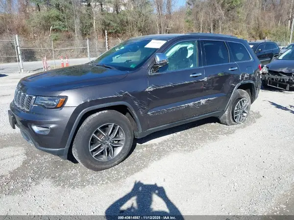 1C4RJFBG5HC640815 2017 JEEP GRAND CHEROKEE - Image 2