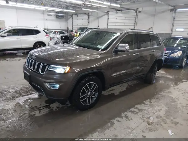 1C4RJFBG5HC852274 2017 JEEP GRAND CHEROKEE - Image 2
