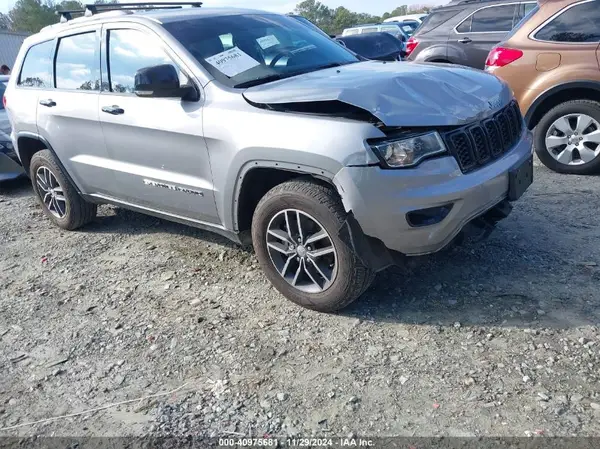 1C4RJFBG5JC241134 2018 JEEP GRAND CHEROKEE - Image 1
