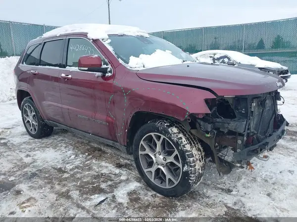 1C4RJFBG5JC257169 2018 JEEP GRAND CHEROKEE - Image 1