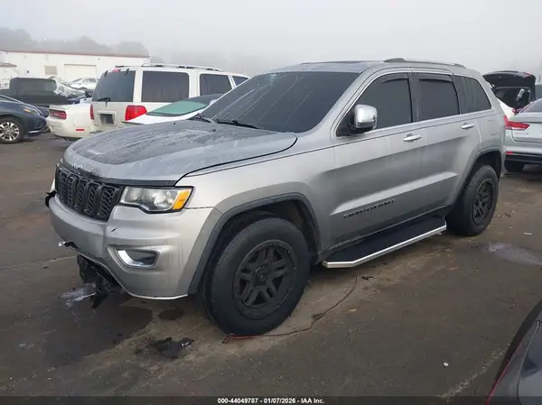 1C4RJFBG5JC365565 2018 JEEP GRAND CHEROKEE - Image 2