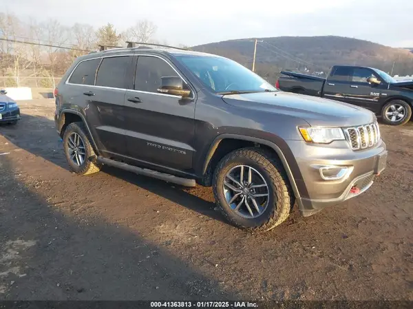 1C4RJFBG5JC378560 2018 JEEP GRAND CHEROKEE - Image 1