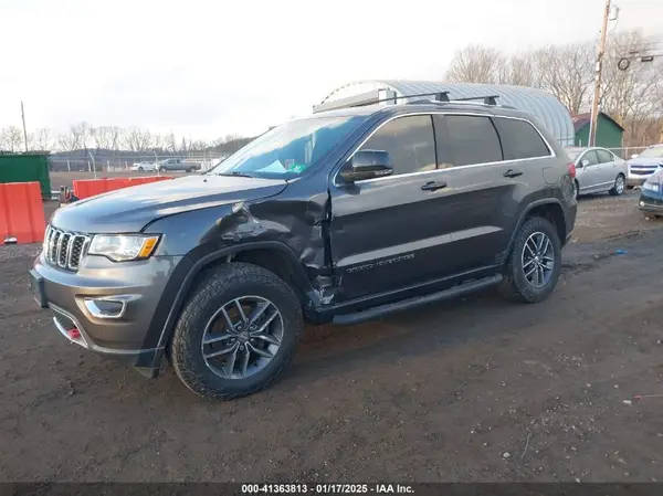 1C4RJFBG5JC378560 2018 JEEP GRAND CHEROKEE - Image 2