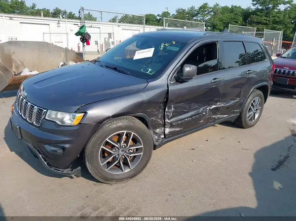 1C4RJFBG7HC761054 2017 JEEP GRAND CHEROKEE - Image 2
