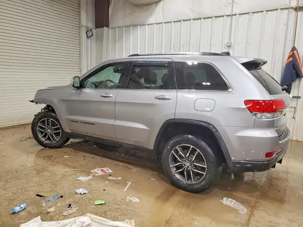 1C4RJFBG7HC796256 2017 JEEP GRAND CHEROKEE - Image 2