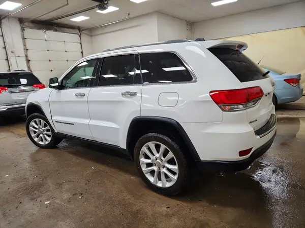 1C4RJFBG7HC802864 2017 JEEP GRAND CHEROKEE - Image 2