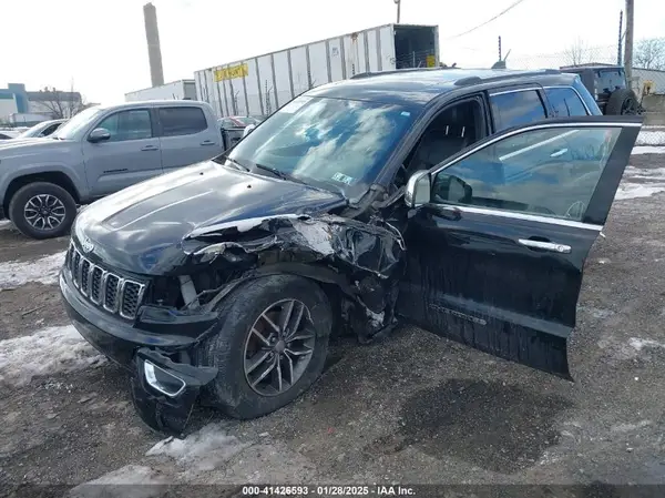 1C4RJFBG7JC127975 2018 JEEP GRAND CHEROKEE - Image 2