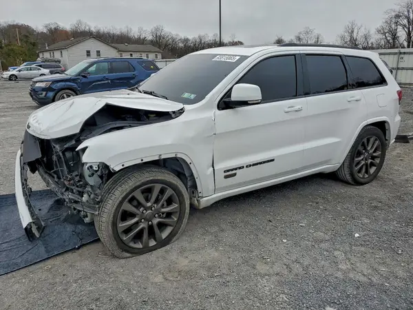 1C4RJFBG8HC613981 2017 JEEP GRAND CHEROKEE - Image 1