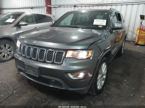 1C4RJFBG8HC735725 2017 JEEP GRAND CHEROKEE - Image 2