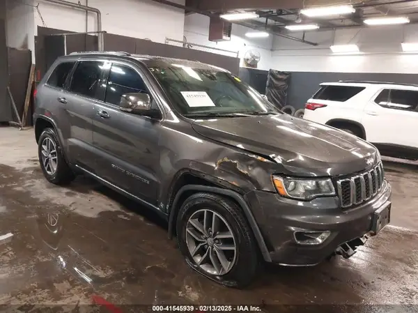1C4RJFBG8HC810701 2017 JEEP GRAND CHEROKEE - Image 1