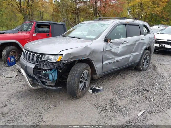 1C4RJFBG8HC840975 2017 JEEP GRAND CHEROKEE - Image 2