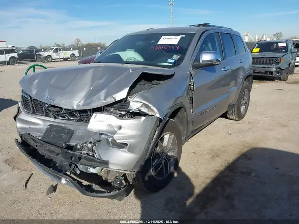 1C4RJFBG8HC941370 2017 JEEP GRAND CHEROKEE - Image 2