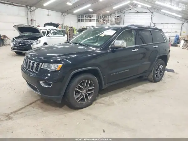 1C4RJFBG8HC963935 2017 JEEP GRAND CHEROKEE - Image 2