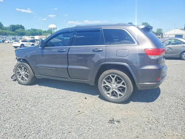 1C4RJFBG8JC136801 2018 JEEP GRAND CHEROKEE - Image 2