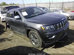 1C4RJFBG8JC136863 2018 JEEP GRAND CHEROKEE