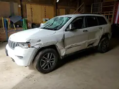 1C4RJFBG8JC155560 2018 JEEP GRAND CHEROKEE