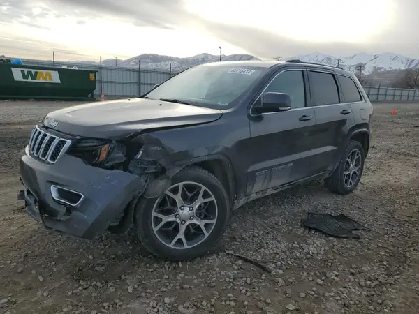 1C4RJFBG8JC245694 2018 JEEP GRAND CHEROKEE - Image 1