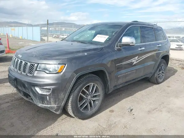 1C4RJFBG8JC258719 2018 JEEP GRAND CHEROKEE - Image 2