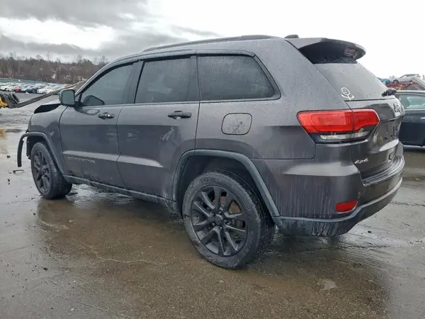 1C4RJFBG8JC320037 2018 JEEP GRAND CHEROKEE - Image 2
