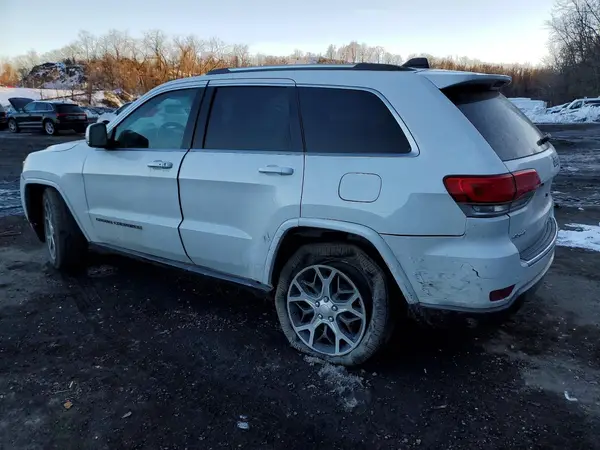 1C4RJFBG8JC363583 2018 JEEP GRAND CHEROKEE - Image 2