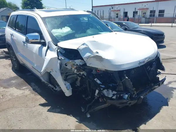 1C4RJFBG8JC388077 2018 JEEP GRAND CHEROKEE - Image 1