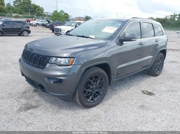 1C4RJFBG9HC658086 2017 JEEP GRAND CHEROKEE - Image 2