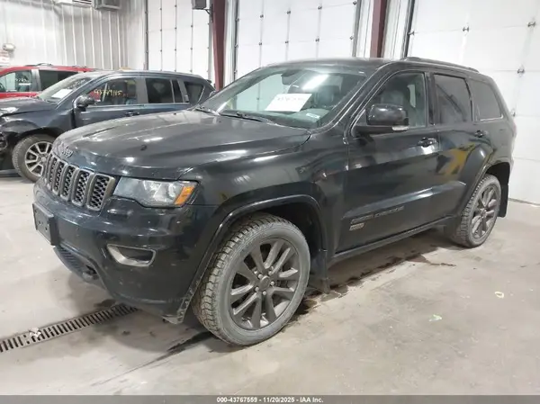 1C4RJFBG9HC718643 2017 JEEP GRAND CHEROKEE - Image 2
