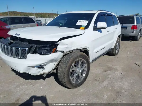 1C4RJFBG9JC224725 2018 JEEP GRAND CHEROKEE - Image 2