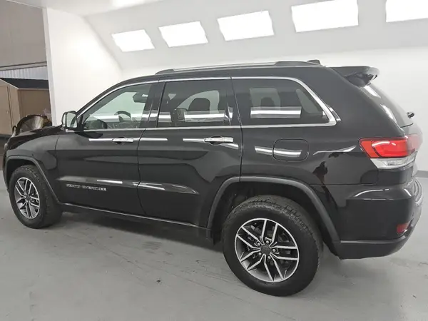 1C4RJFBG9LC201786 2020 JEEP GRAND CHEROKEE - Image 2