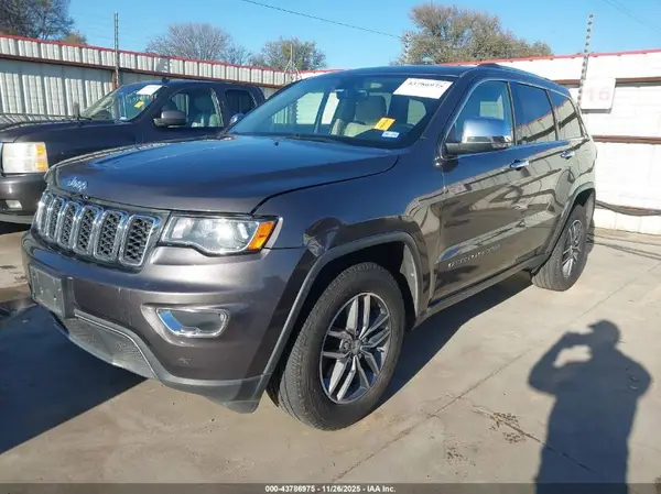 1C4RJFBGXHC615747 2017 JEEP GRAND CHEROKEE - Image 2